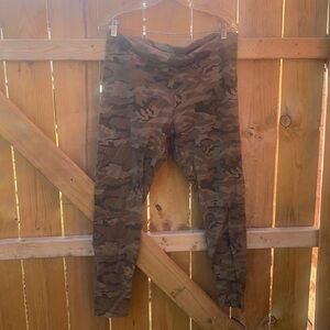 Weekend Soul camouflage leggings sz. XL